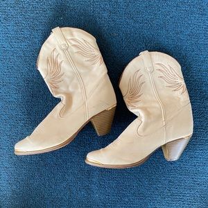 Cowgirl Leather Boots Cream Size 6.5